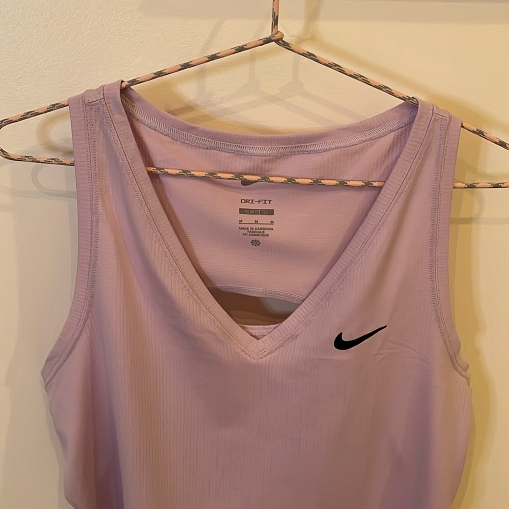 Nike tennis tank top cutout back size M "doll" color light purple